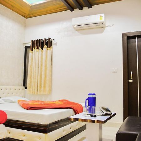 Hotel Shree Dwarkadhish Ujjain Ngoại thất bức ảnh