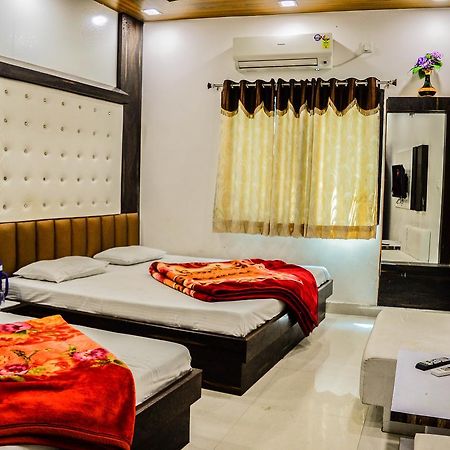 Hotel Shree Dwarkadhish Ujjain Ngoại thất bức ảnh