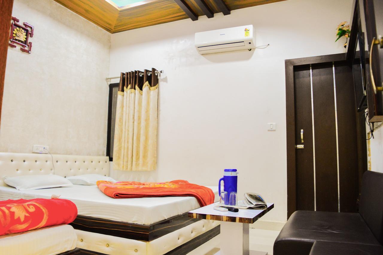 Hotel Shree Dwarkadhish Ujjain Ngoại thất bức ảnh