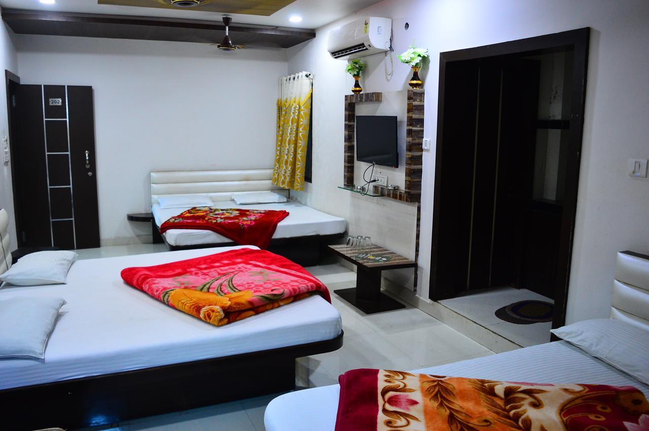 Hotel Shree Dwarkadhish Ujjain Ngoại thất bức ảnh