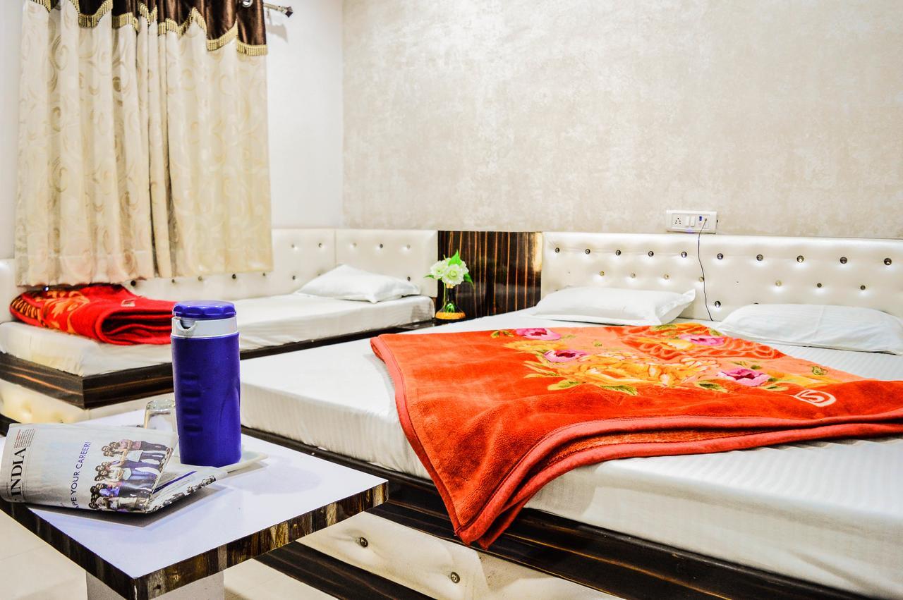 Hotel Shree Dwarkadhish Ujjain Ngoại thất bức ảnh