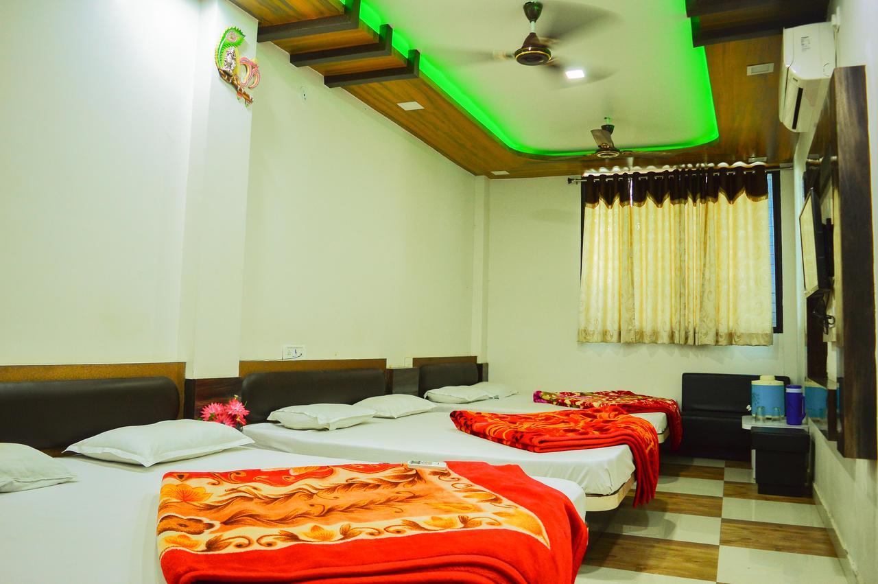 Hotel Shree Dwarkadhish Ujjain Ngoại thất bức ảnh